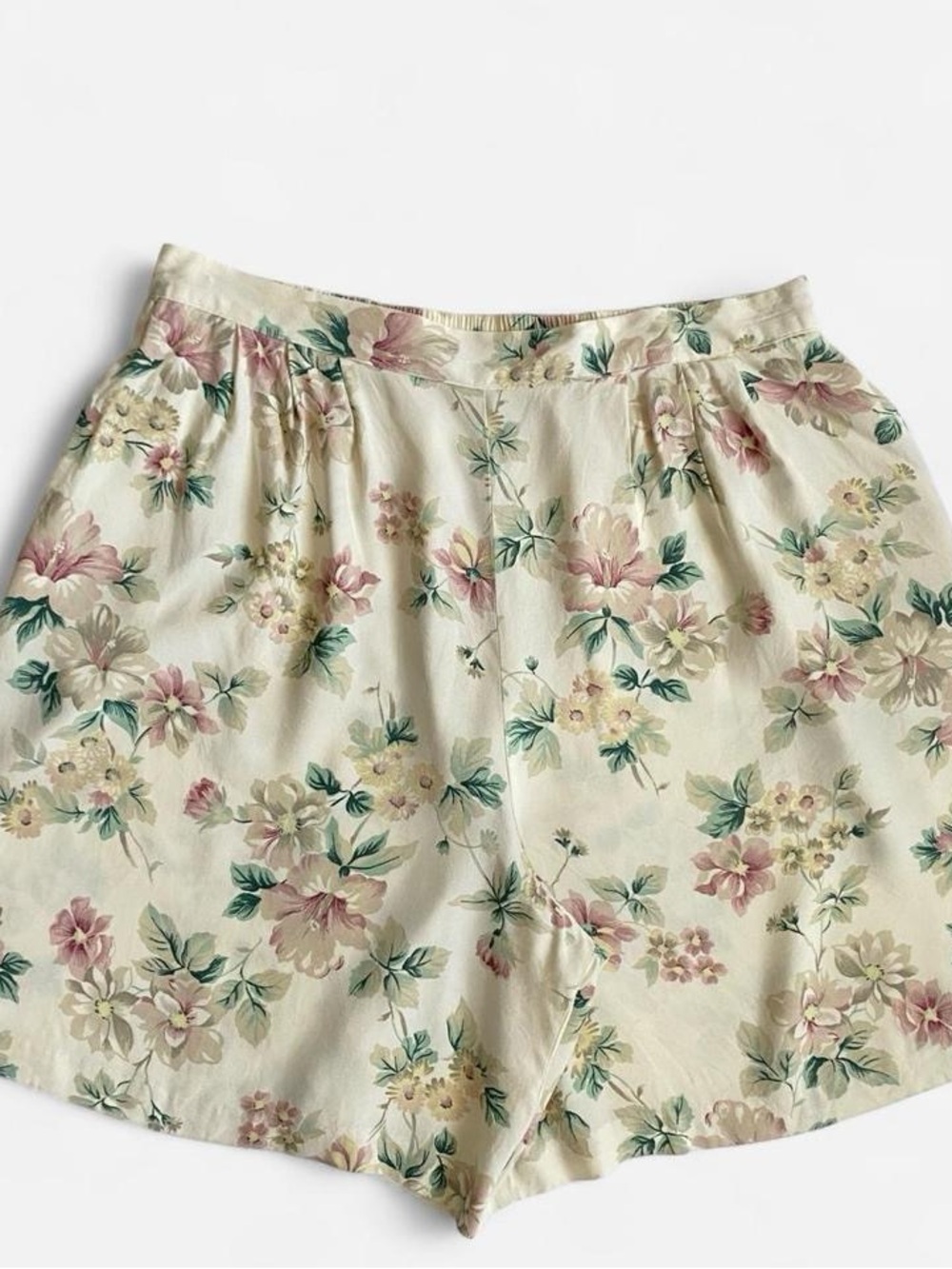 Vintage plus size white floral high waisted shorts
